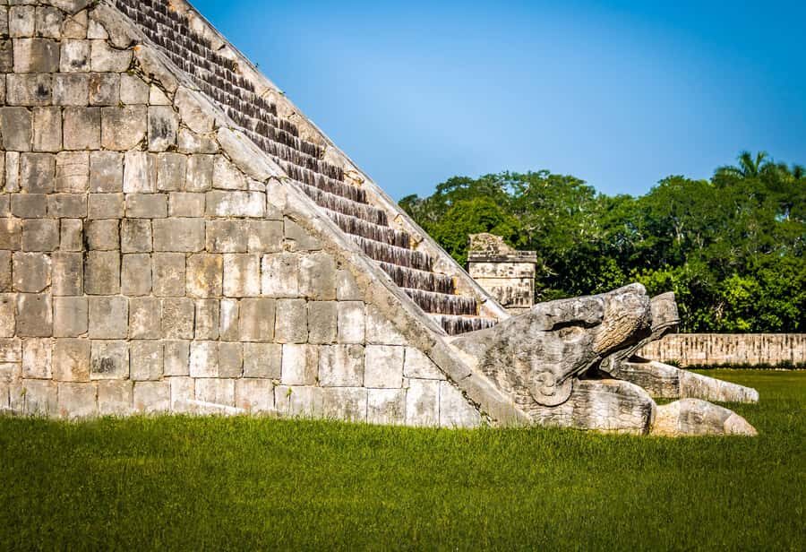 Riviera Maya: Tour to Cobá and Chichén Itzá with a Cenote and optional lunch - Valladolid: the short colonial-style pause