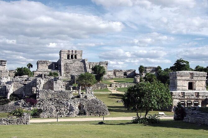 Round-trip Private Transfer Cancun Airport to TULUM Downtown - Price and value: what $275 per group really buys you