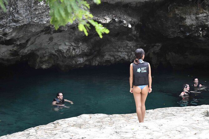 Swim in 4 different Cenotes in Casa Tortuga Park - Safety, life jackets, and why the guide controls the cave time