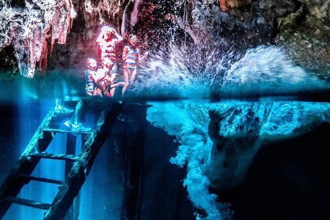 Tour Cenote Santa Cruz - Gear and support: flashlights, snorkel kit, life jackets
