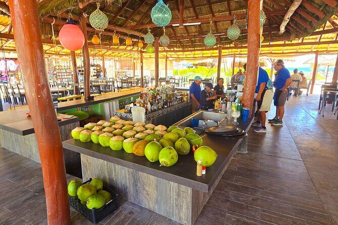 Tour in the Village Shopping and Beach Time in Cozumel - The craft store stop: souvenirs you can actually buy without stress