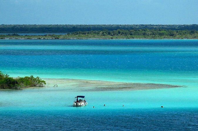 Tour To Bacalar And The Lagoon Of The 7 Colors From Playa Del Carmen And Riviera - Fuerte San Felipe: the pirate-era fortress stop