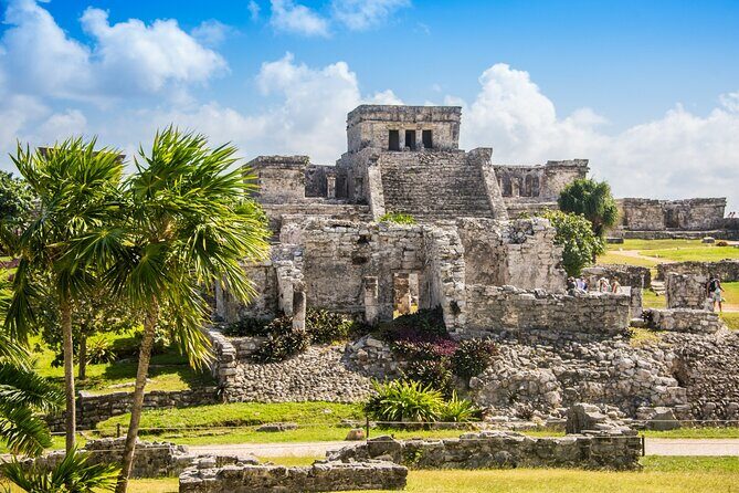 Tulum Mayan Ruins GPS Self-Guided Walking Audio Tour - Entering the ruins: your route starts by the parking lot