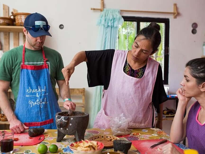 Tulum: Mexican Cooking Class in Local Home - Group size and the shared-meal reality
