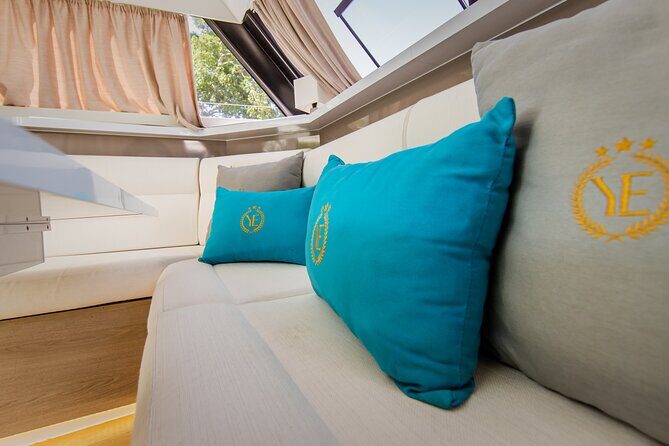Tulum: Romantic Dinner on 34' Aventura Catamaran – All Inclusive - Open Bar, Crew Chemistry, and Helm Safety